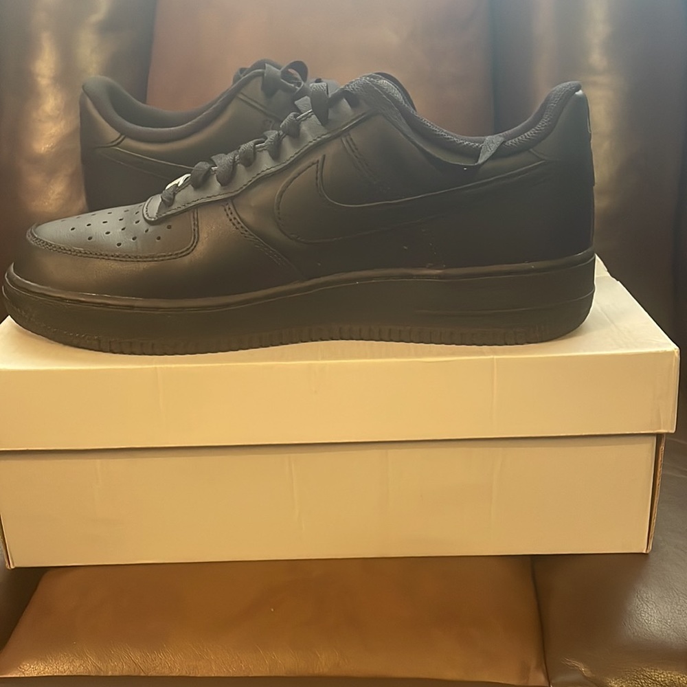 All Black Nike Air Force 1 Size: Mens 11